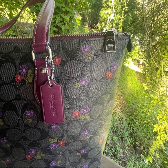 COACH Gallery Tote & Phone Wallet Set Limited Edition Country Floral Print - Picture 4 of 14